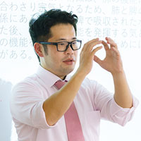 鍼灸学科教員「上野 哲平」