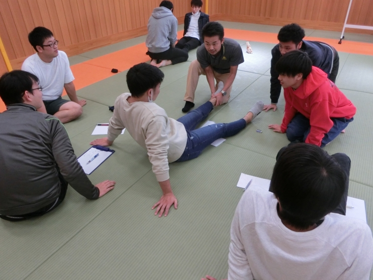 石井先生よりスポーツにおける外傷や特徴、足首関節の安定性（正常な使い方）を出すための評価など2