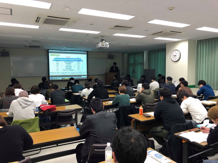 本校同窓会セミナーの様子