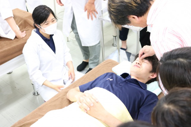 美容鍼実技2