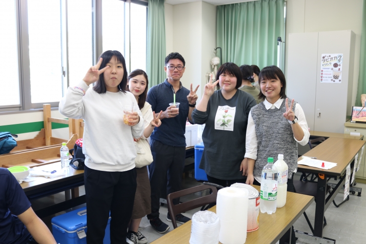 チームタピオカドリンク：鍼灸学科1年（昼）＆竹内先生