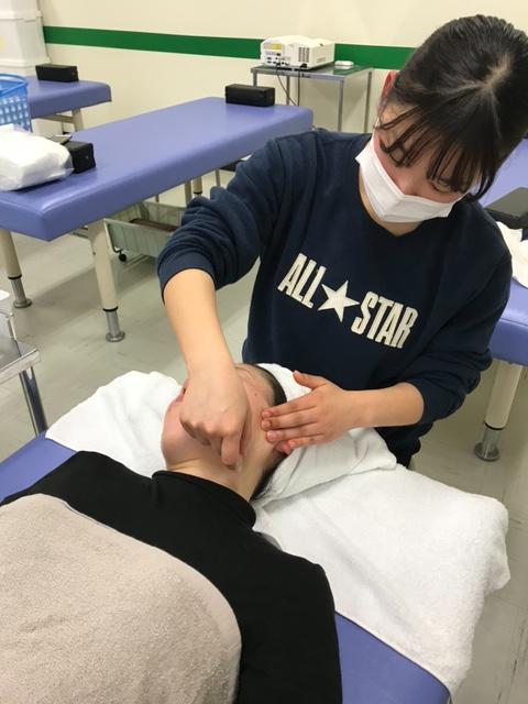 「カッサ」を使った施術方法