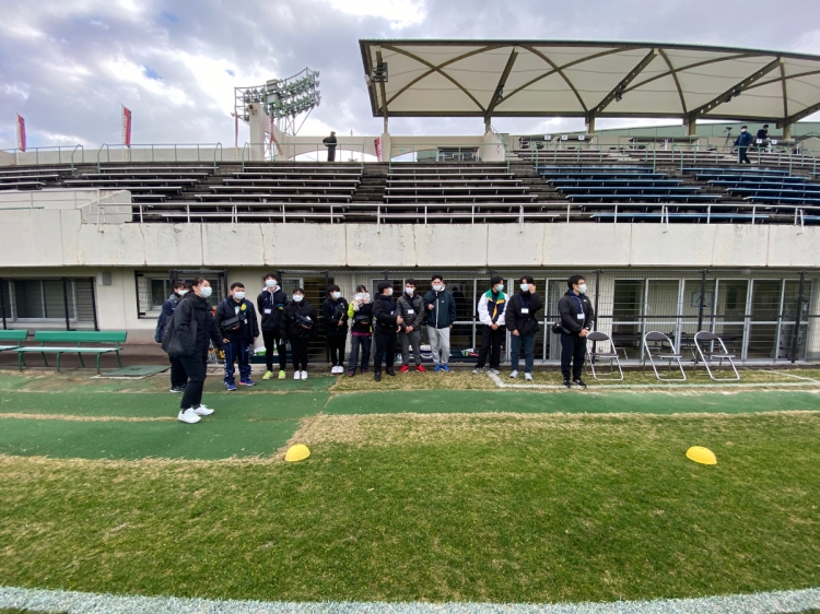 試合前のグランド見学