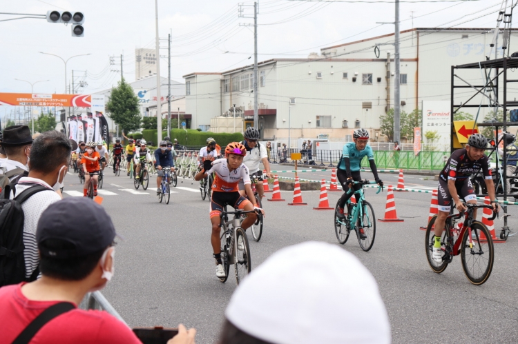 一般参加者の様子（70分耐久レースやパレードランなど）